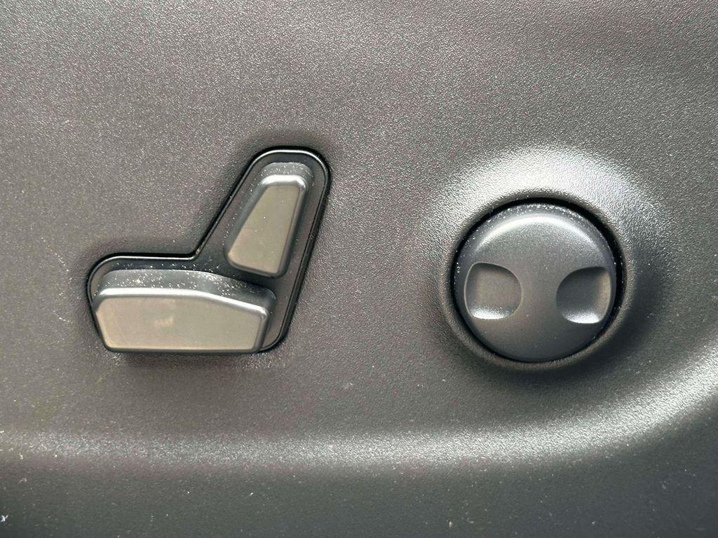 used 2022 Jeep Cherokee car, priced at $18,991