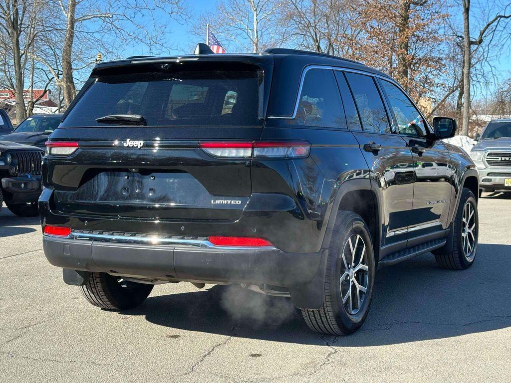 used 2025 Jeep Grand Cherokee car, priced at $34,991