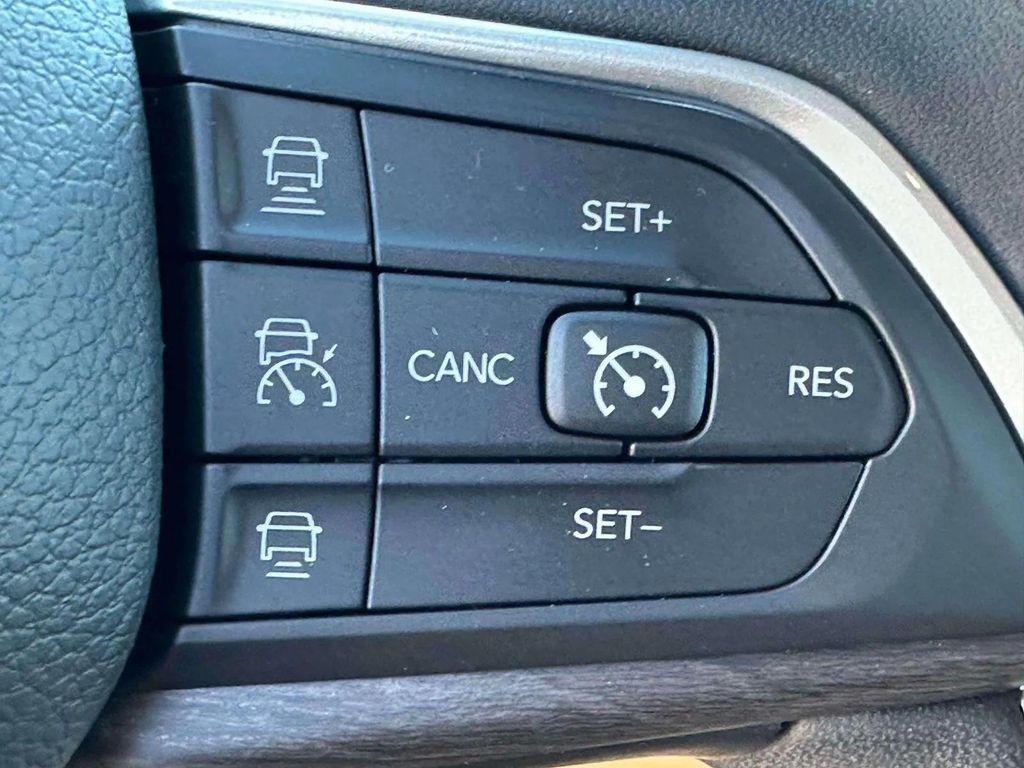 used 2023 Jeep Grand Cherokee car, priced at $32,991