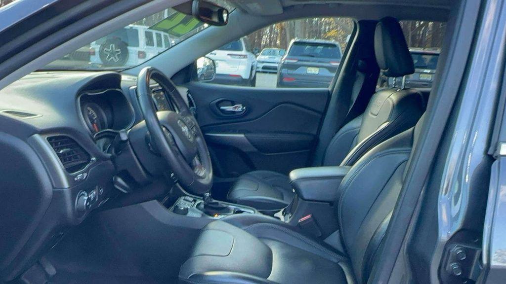 used 2022 Jeep Cherokee car, priced at $21,991