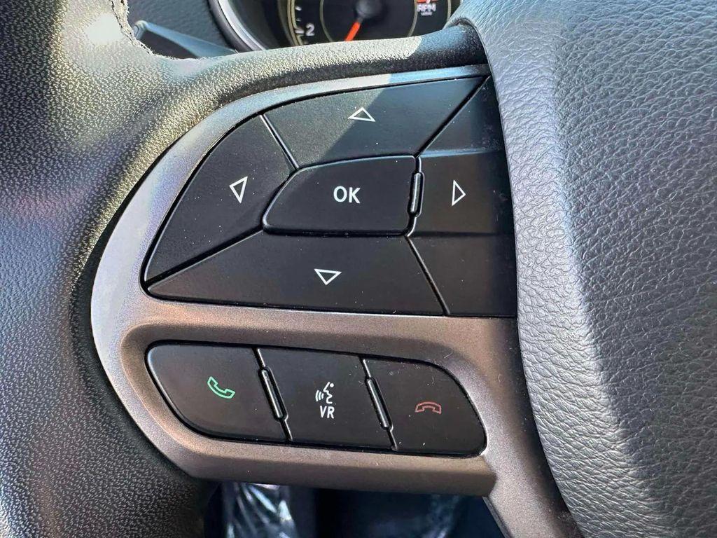 used 2022 Jeep Cherokee car, priced at $21,991