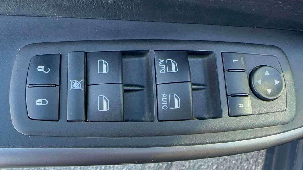 used 2022 Jeep Cherokee car, priced at $21,991