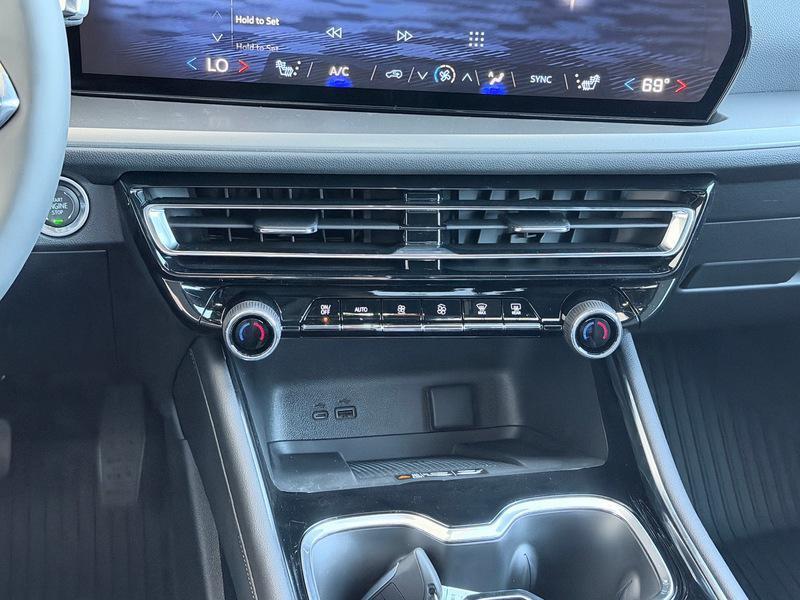 new 2026 Chevrolet Traverse car, priced at $42,505