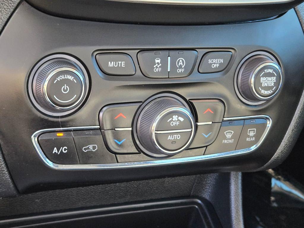 used 2019 Jeep Cherokee car, priced at $18,686