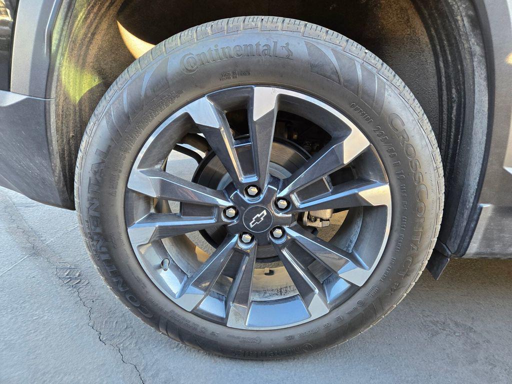 used 2025 Chevrolet Equinox car, priced at $29,439