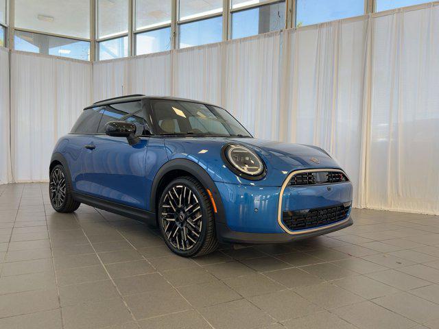 used 2025 MINI Hardtop car, priced at $32,996