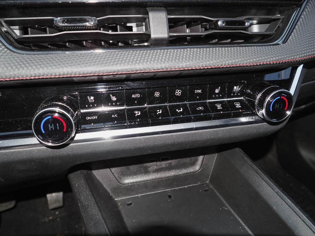 used 2025 Chevrolet Equinox car, priced at $32,020