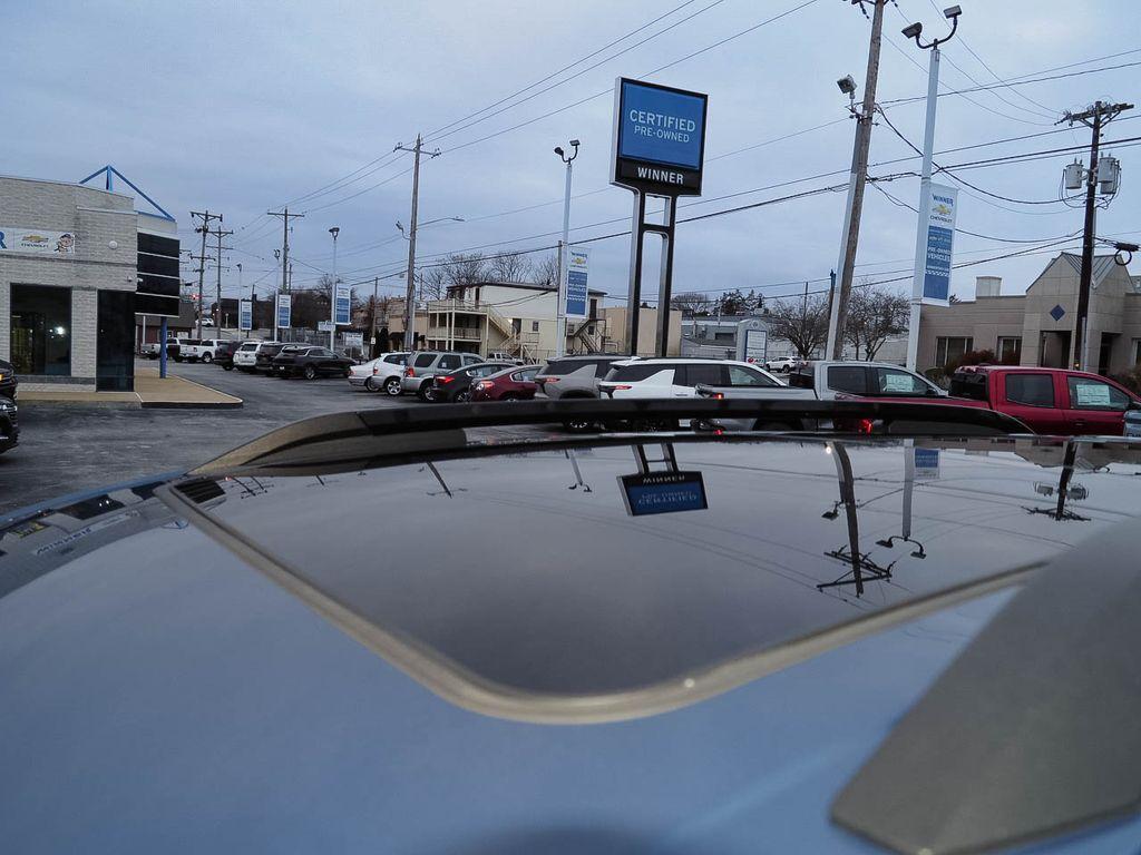 used 2025 Chevrolet Equinox car, priced at $32,020