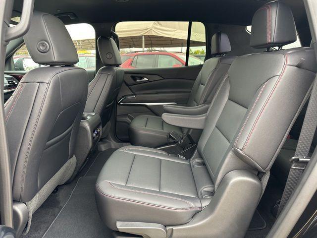 new 2026 Chevrolet Traverse car, priced at $49,560