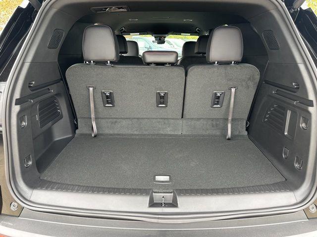 new 2026 Chevrolet Traverse car, priced at $49,560