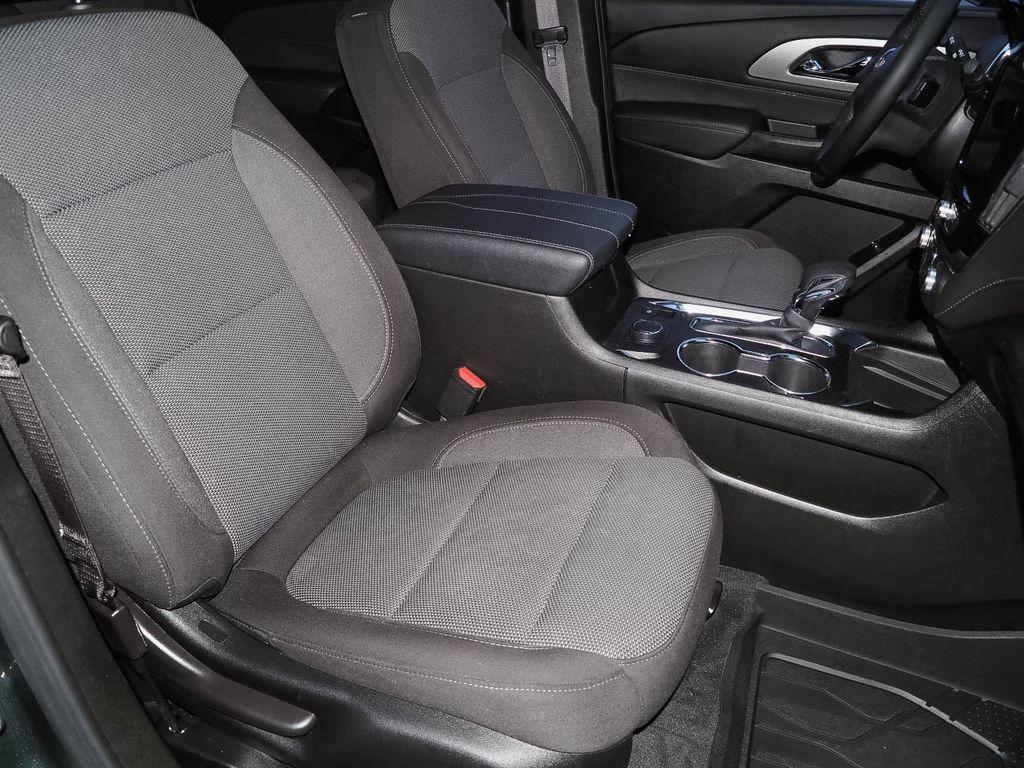 used 2023 Chevrolet Traverse car, priced at $28,180