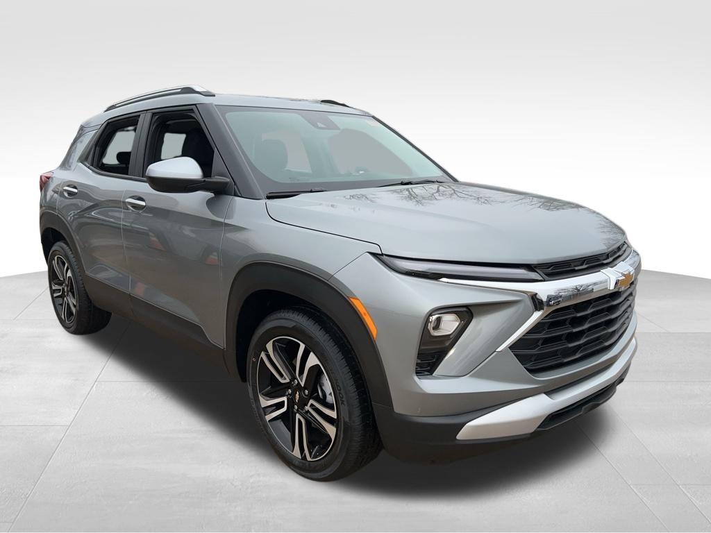 new 2025 Chevrolet TrailBlazer car, priced at $27,965