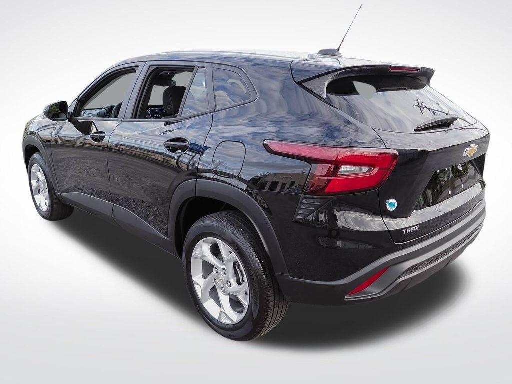 used 2024 Chevrolet Trax car, priced at $20,992