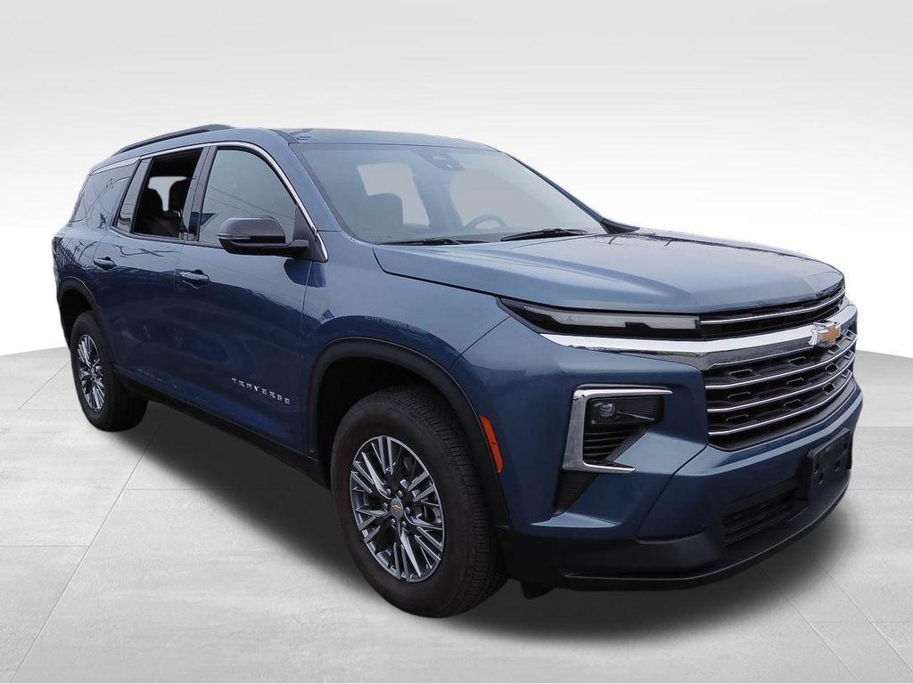 used 2025 Chevrolet Traverse car, priced at $35,188