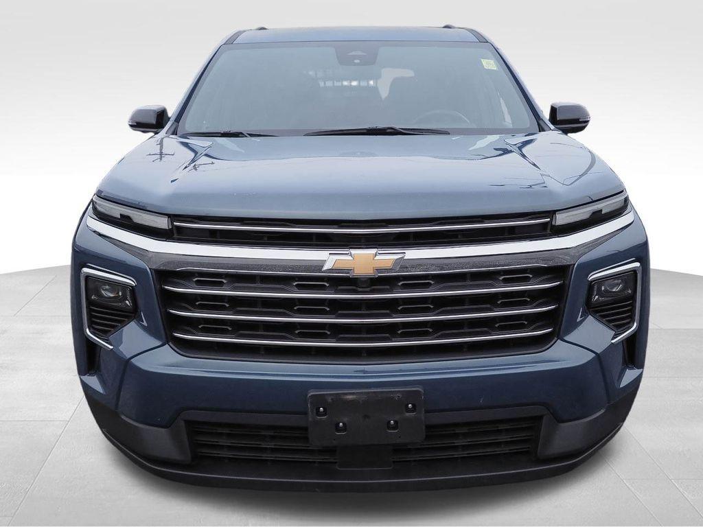 used 2025 Chevrolet Traverse car, priced at $35,188