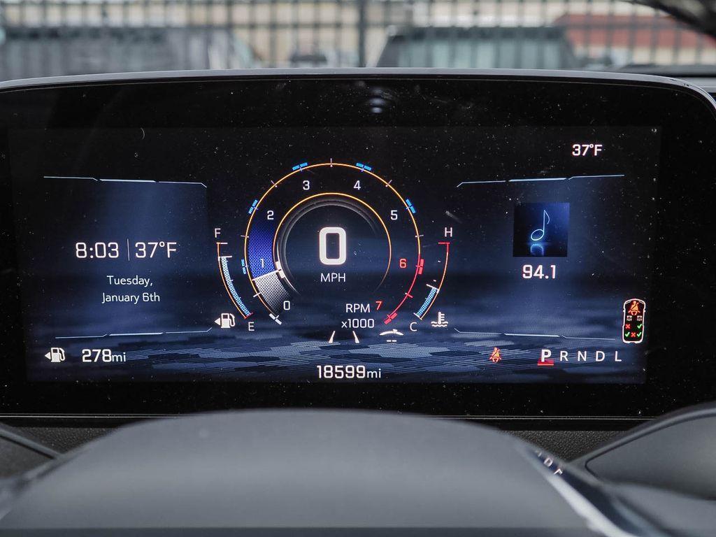 used 2025 Chevrolet Traverse car, priced at $35,188