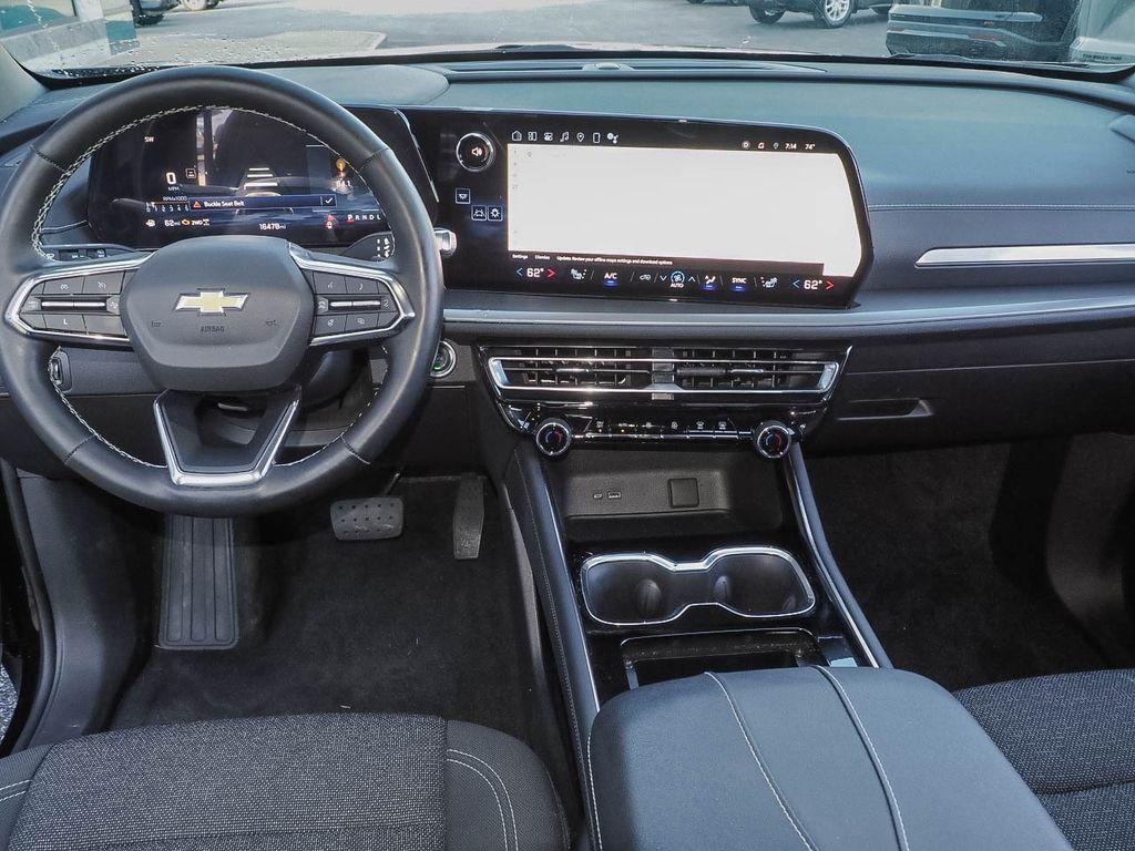 used 2024 Chevrolet Traverse car, priced at $36,899