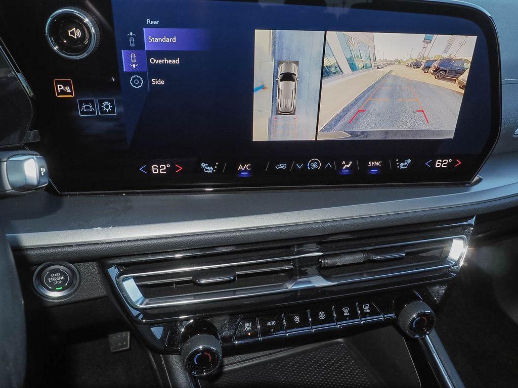 used 2024 Chevrolet Traverse car, priced at $36,899