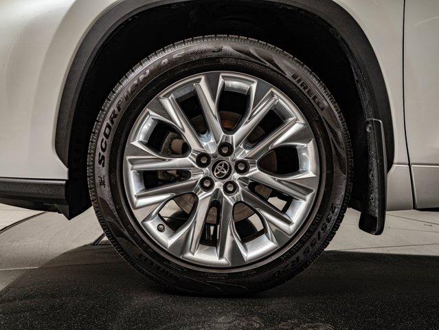used 2021 Toyota Highlander car, priced at $30,568