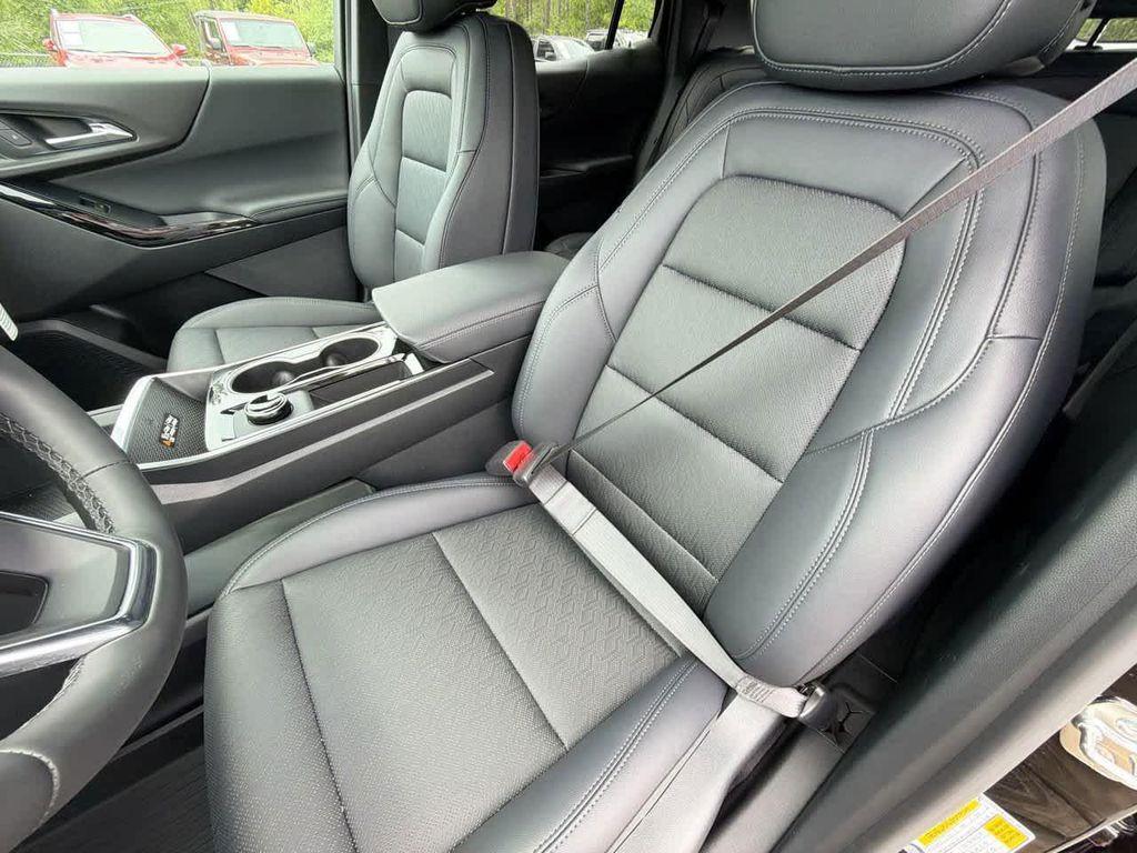 new 2026 Chevrolet Equinox car, priced at $32,495
