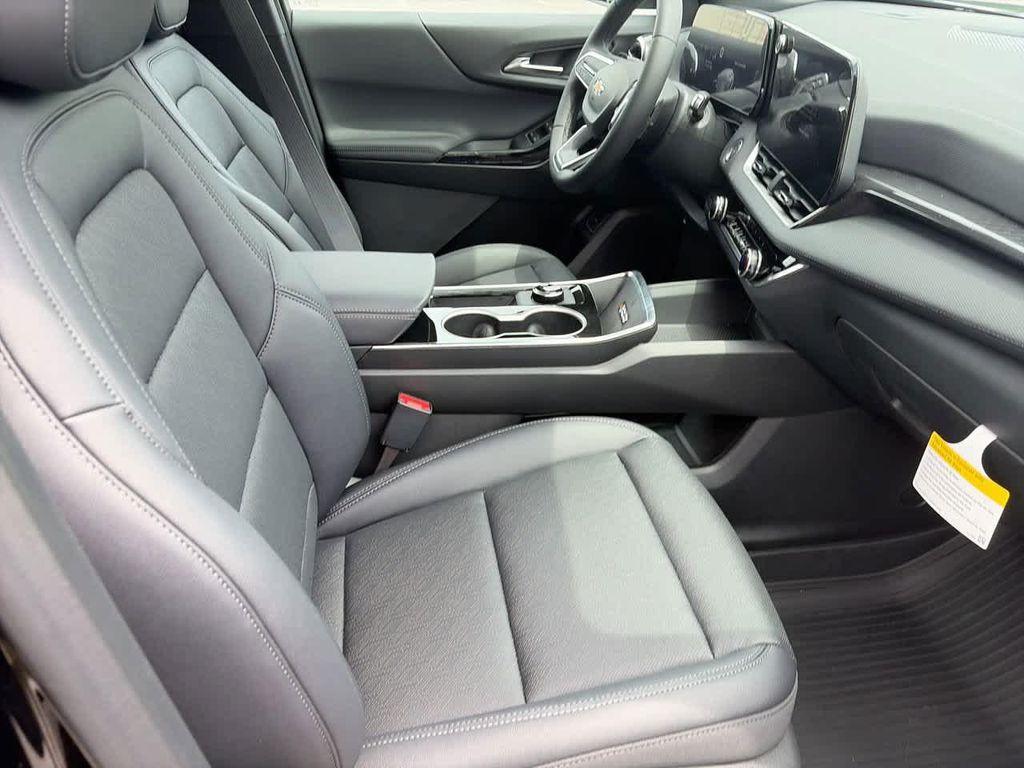 new 2026 Chevrolet Equinox car, priced at $32,495
