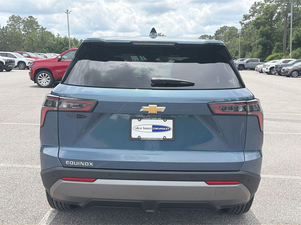 new 2026 Chevrolet Equinox car, priced at $31,495