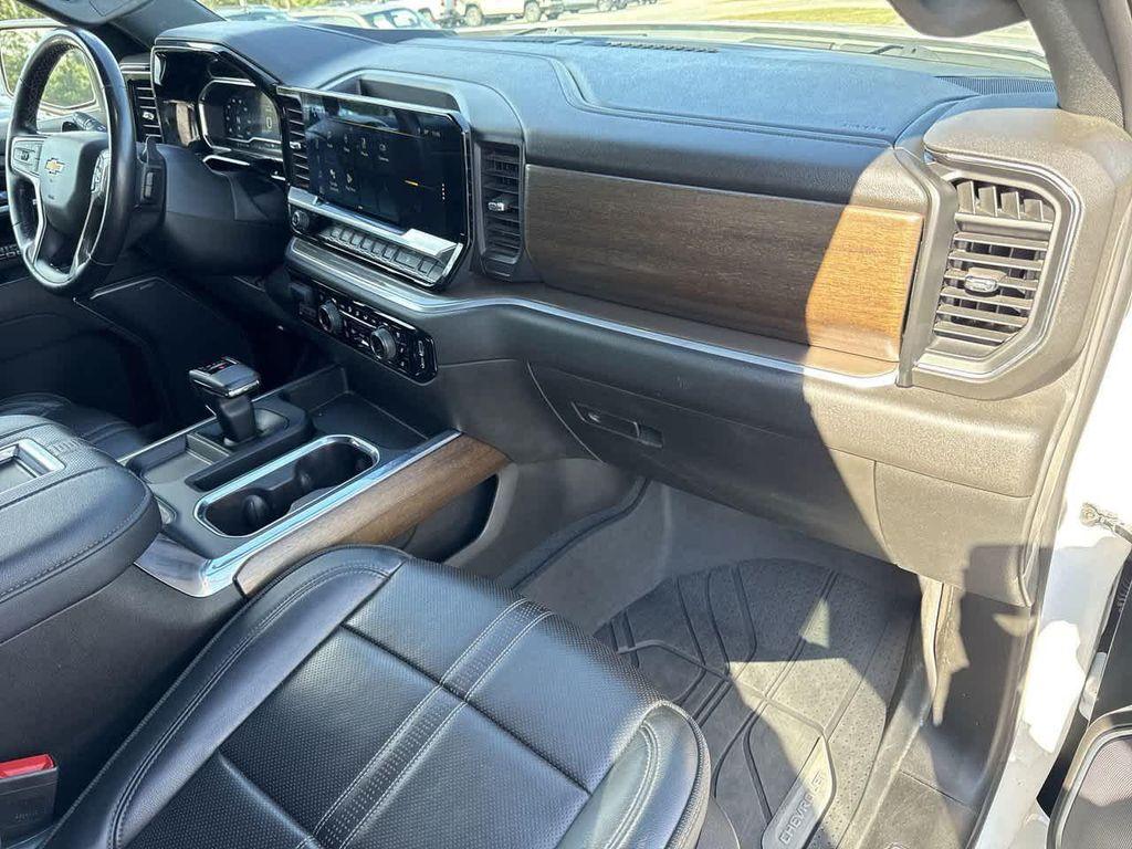 used 2022 Chevrolet Silverado 1500 car, priced at $39,989