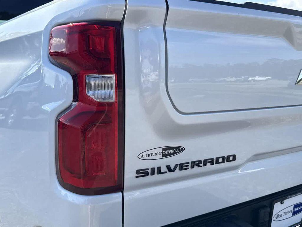 used 2022 Chevrolet Silverado 1500 car, priced at $39,989