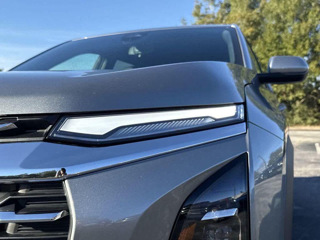 new 2026 Chevrolet Equinox car, priced at $29,545