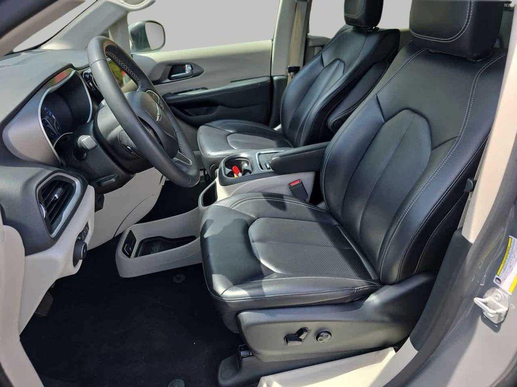 used 2023 Chrysler Pacifica car, priced at $23,600