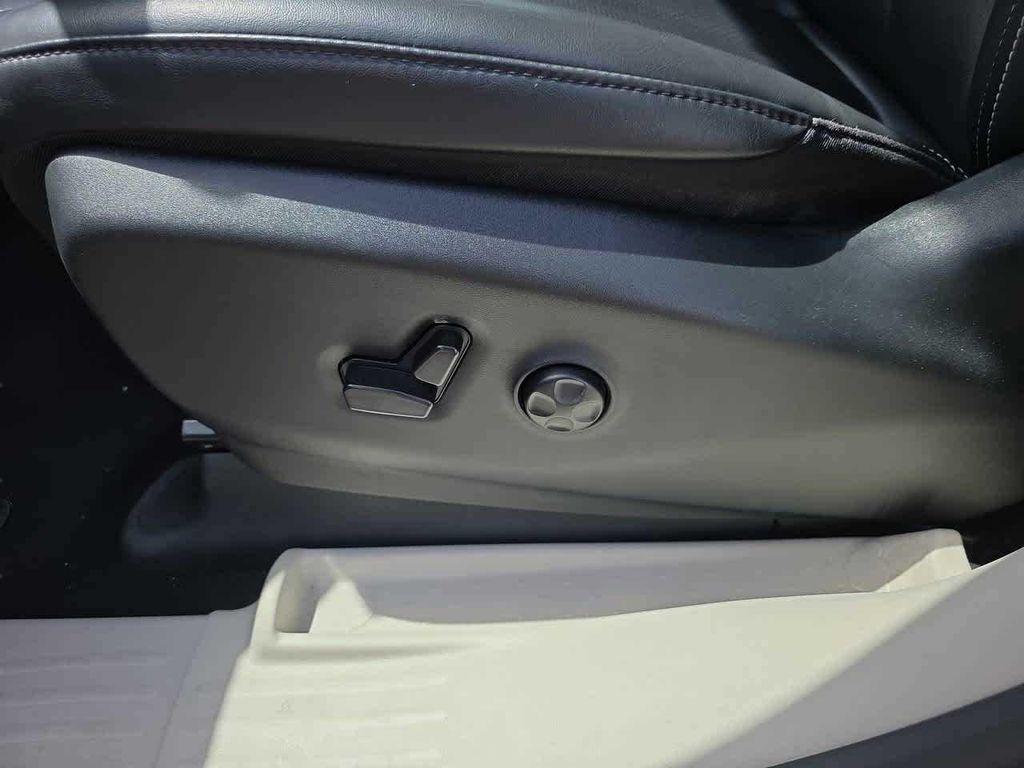 used 2023 Chrysler Pacifica car, priced at $23,600