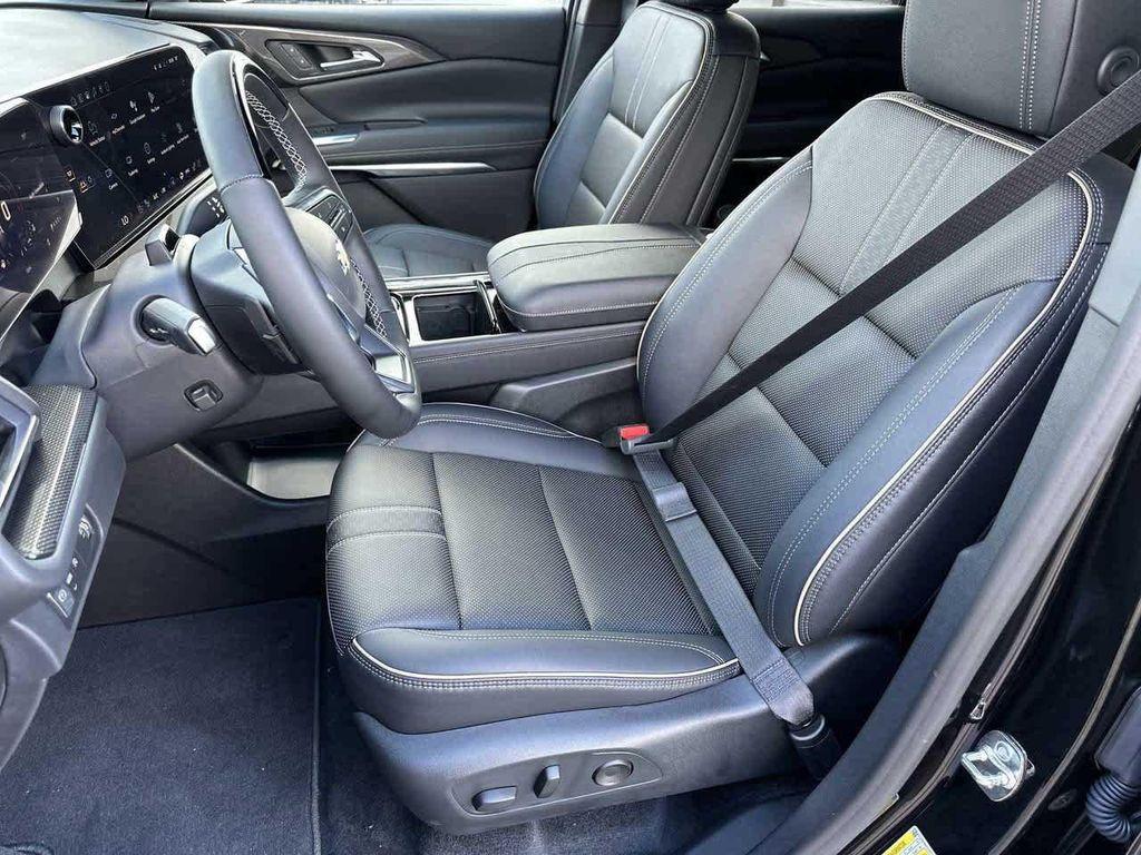 new 2026 Chevrolet Traverse car, priced at $53,447