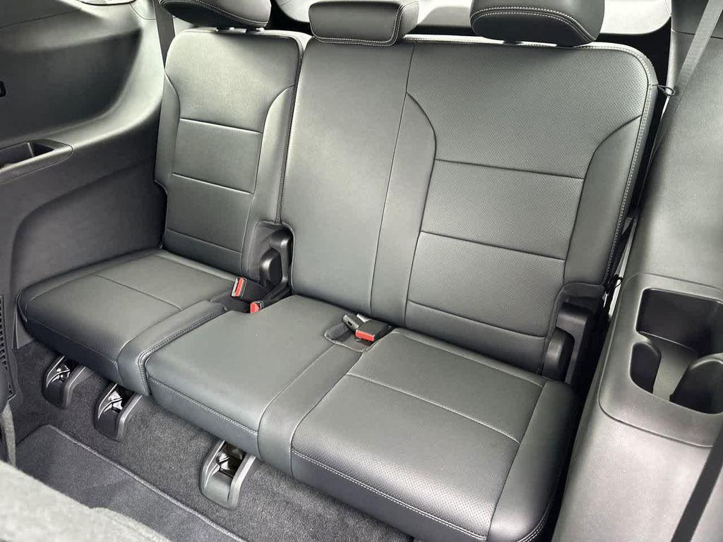 new 2026 Chevrolet Traverse car, priced at $55,285