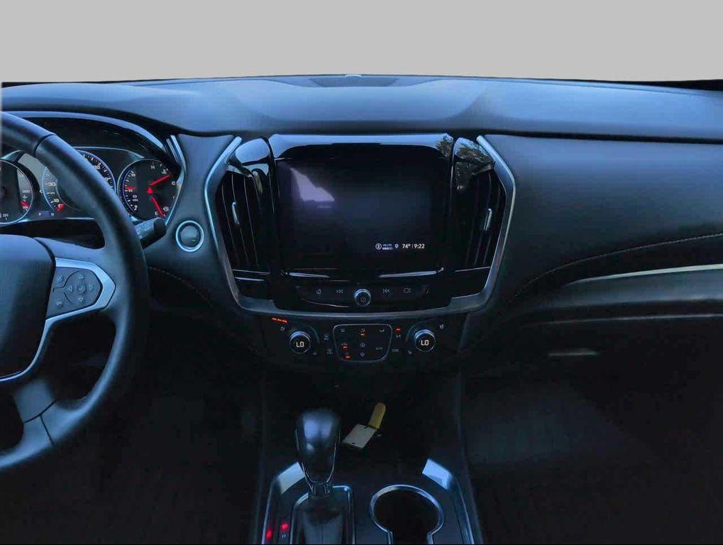 used 2022 Chevrolet Traverse car, priced at $31,400