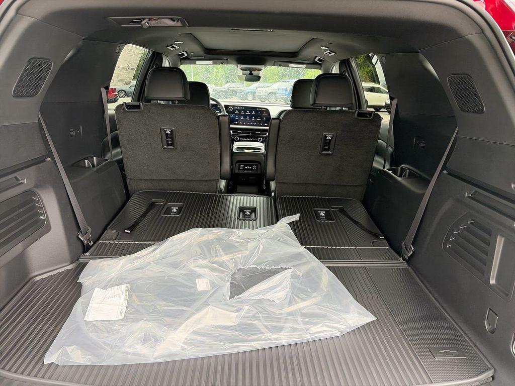 new 2026 Chevrolet Traverse car, priced at $47,230
