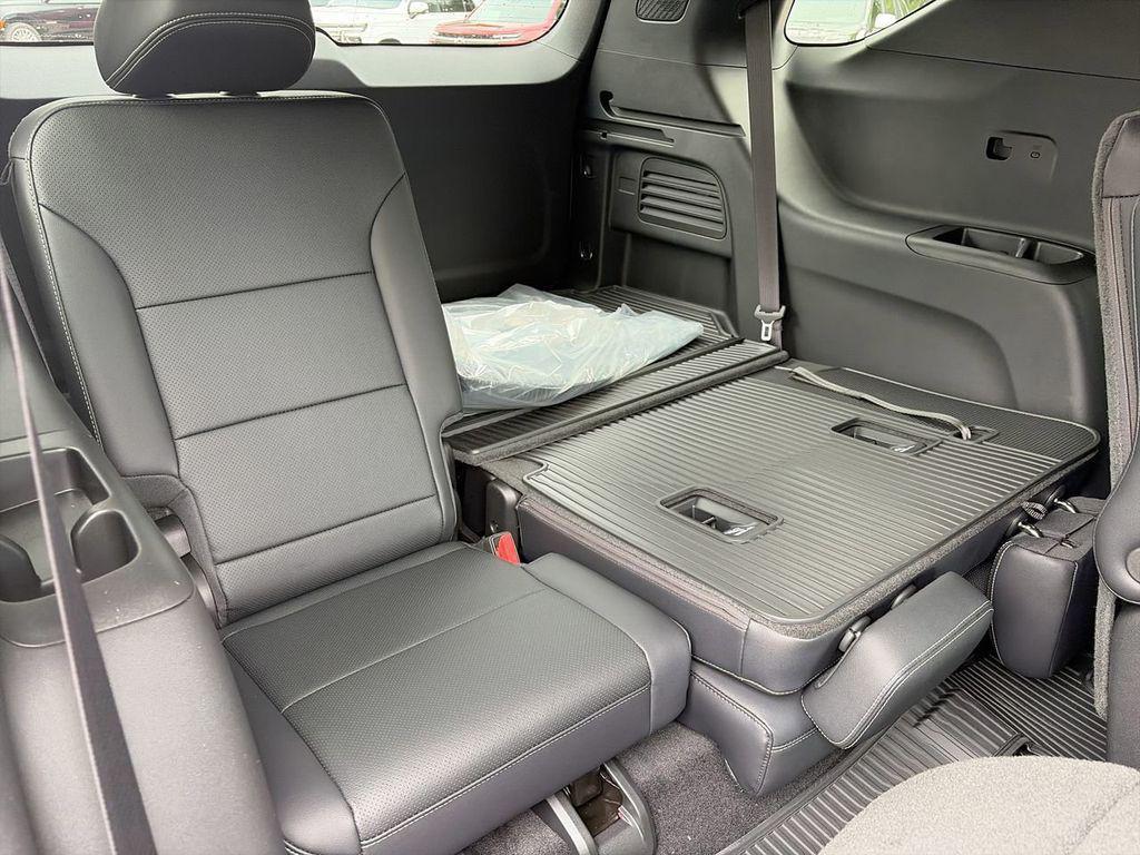new 2026 Chevrolet Traverse car, priced at $47,230