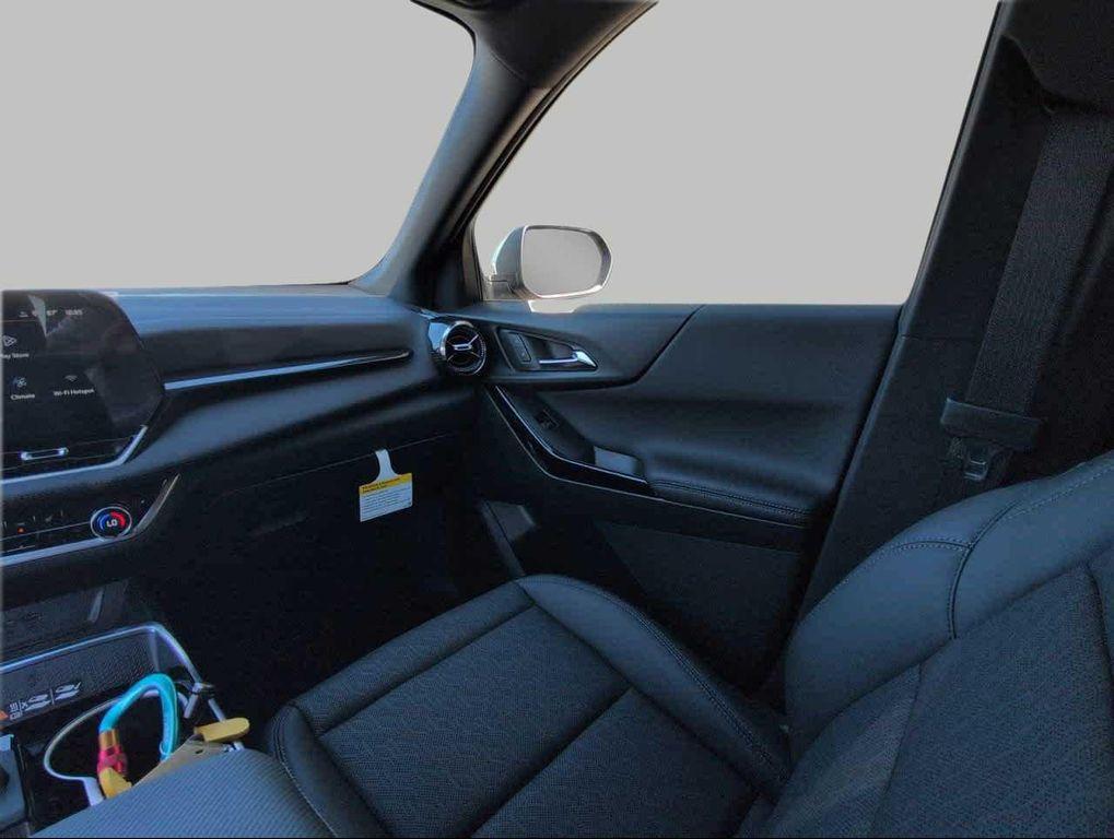 new 2026 Chevrolet Equinox car, priced at $29,502