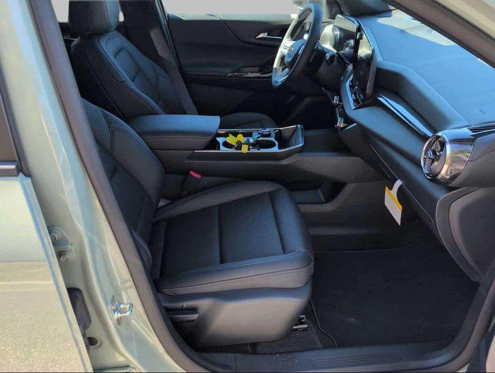 new 2026 Chevrolet Equinox car, priced at $29,502