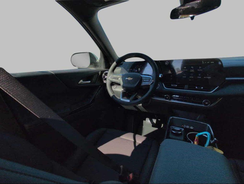 new 2026 Chevrolet Equinox car, priced at $29,502