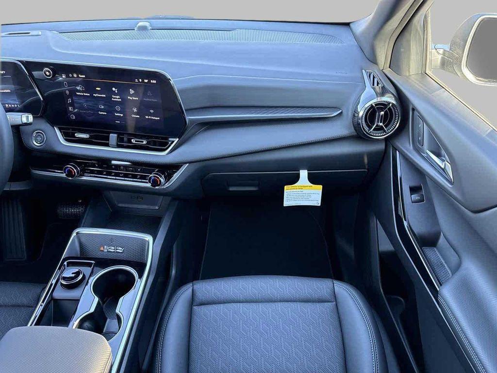 new 2026 Chevrolet Equinox car, priced at $30,514