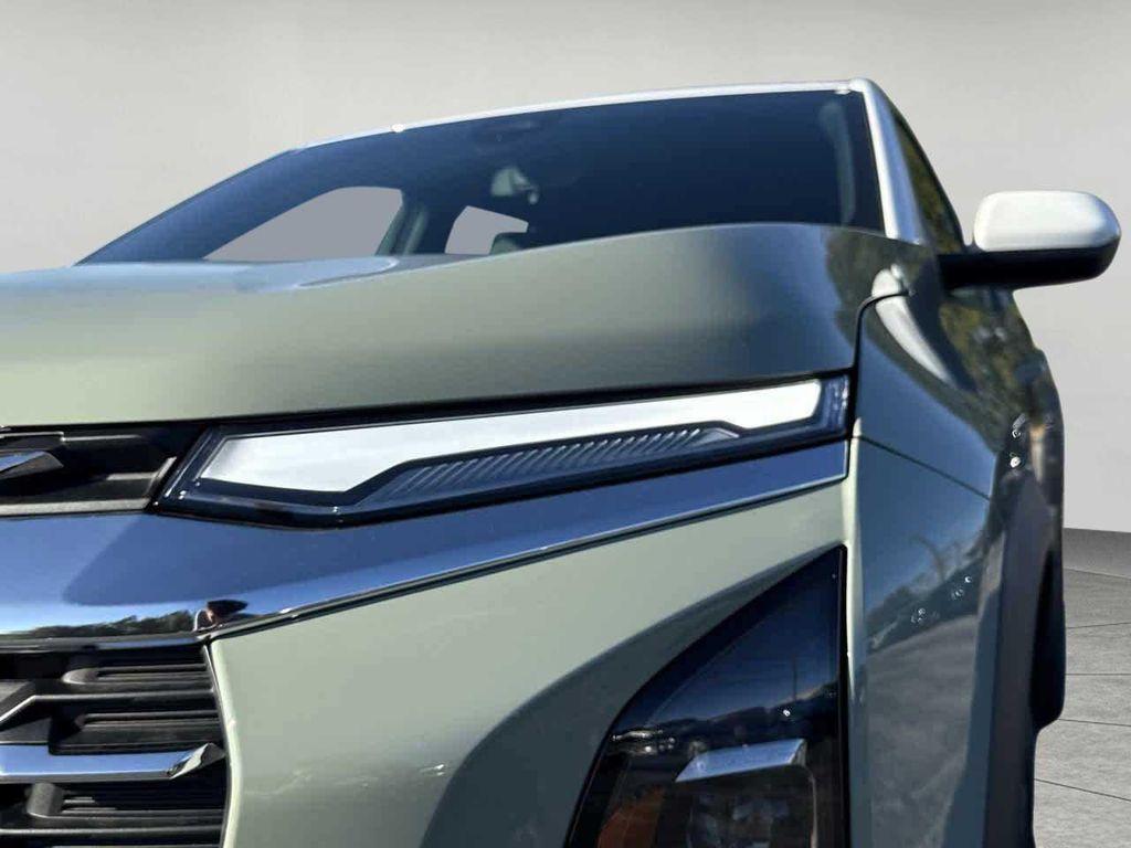 new 2026 Chevrolet Equinox car, priced at $30,514