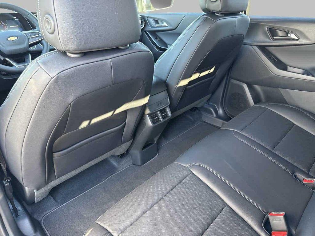 new 2026 Chevrolet Equinox car, priced at $30,514