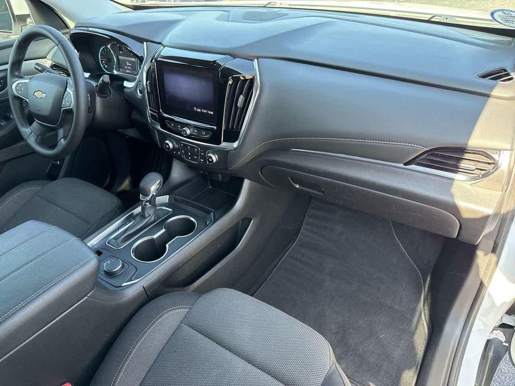 used 2021 Chevrolet Traverse car, priced at $19,899