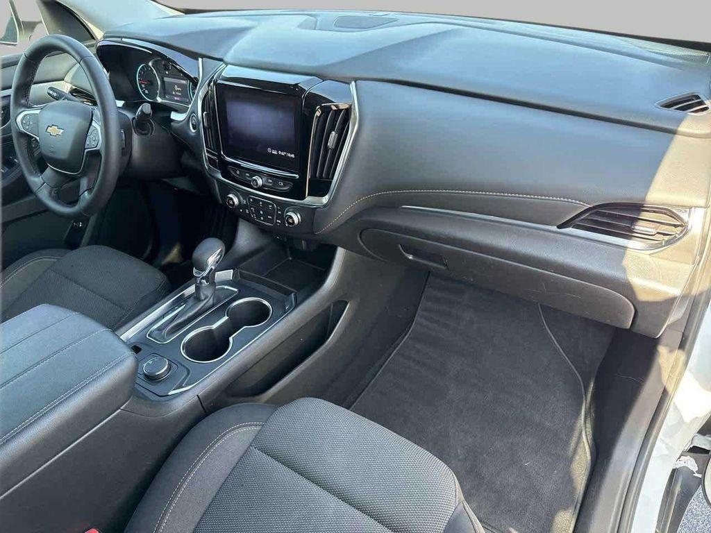 used 2021 Chevrolet Traverse car, priced at $19,899