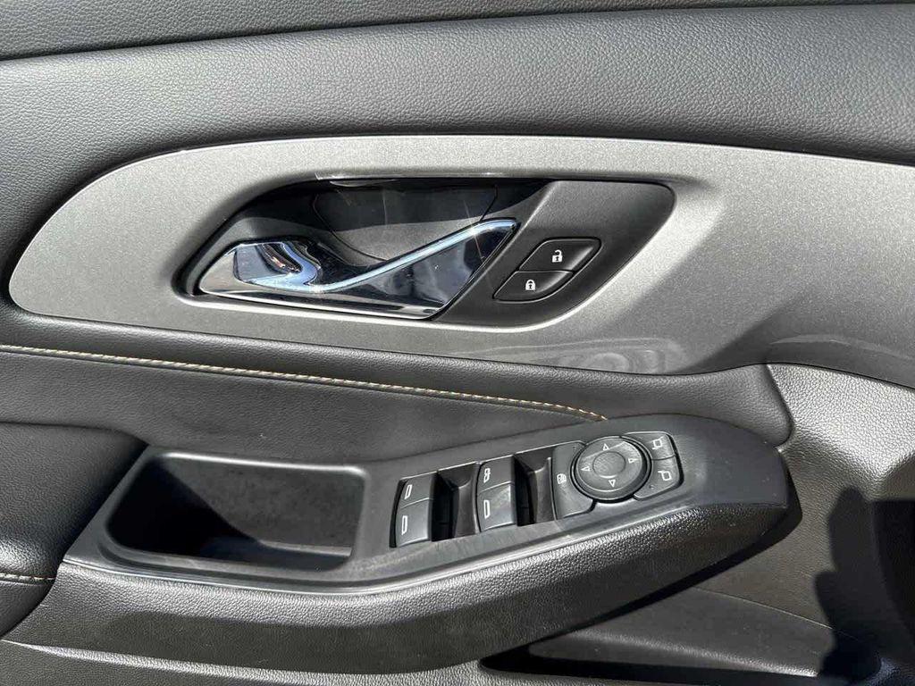 used 2021 Chevrolet Traverse car, priced at $19,899