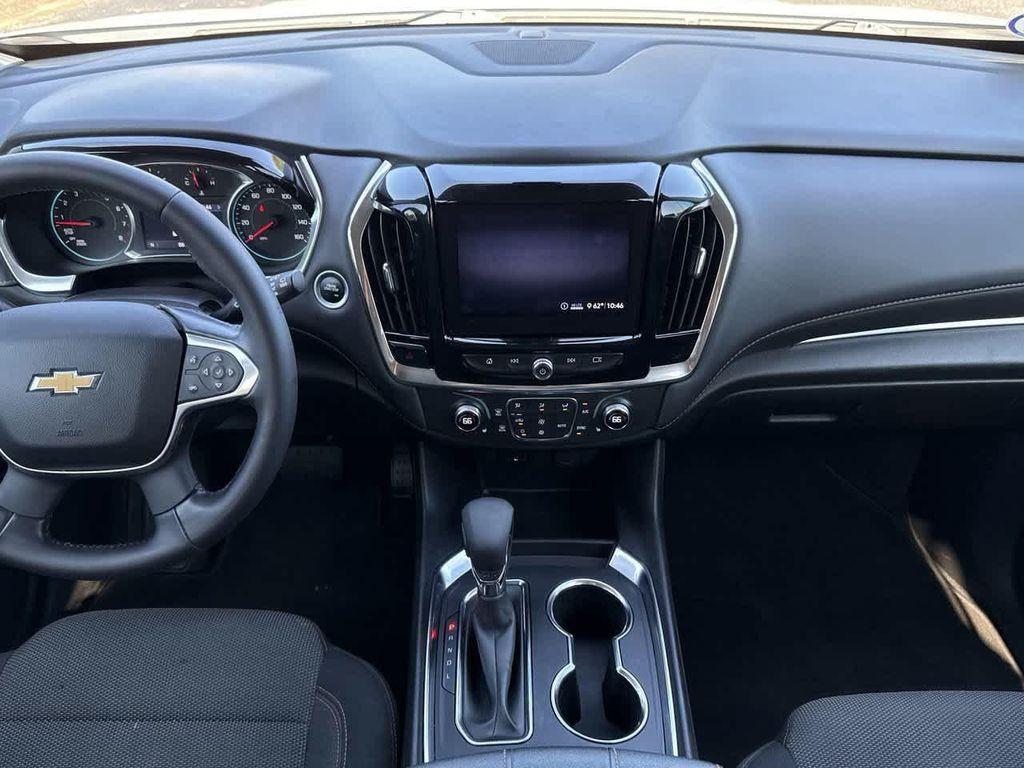 used 2021 Chevrolet Traverse car, priced at $19,899
