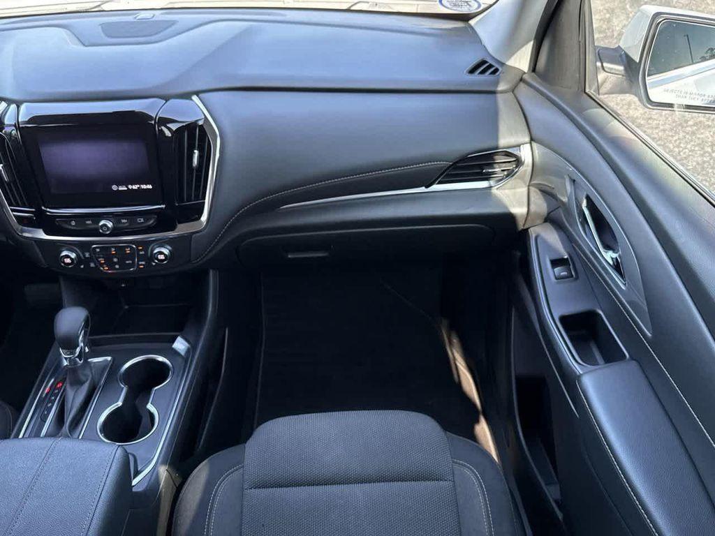 used 2021 Chevrolet Traverse car, priced at $19,899