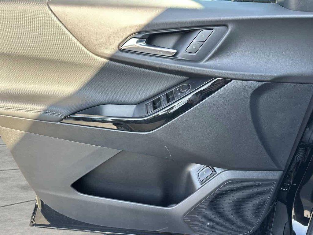 new 2026 Chevrolet Equinox car, priced at $30,376