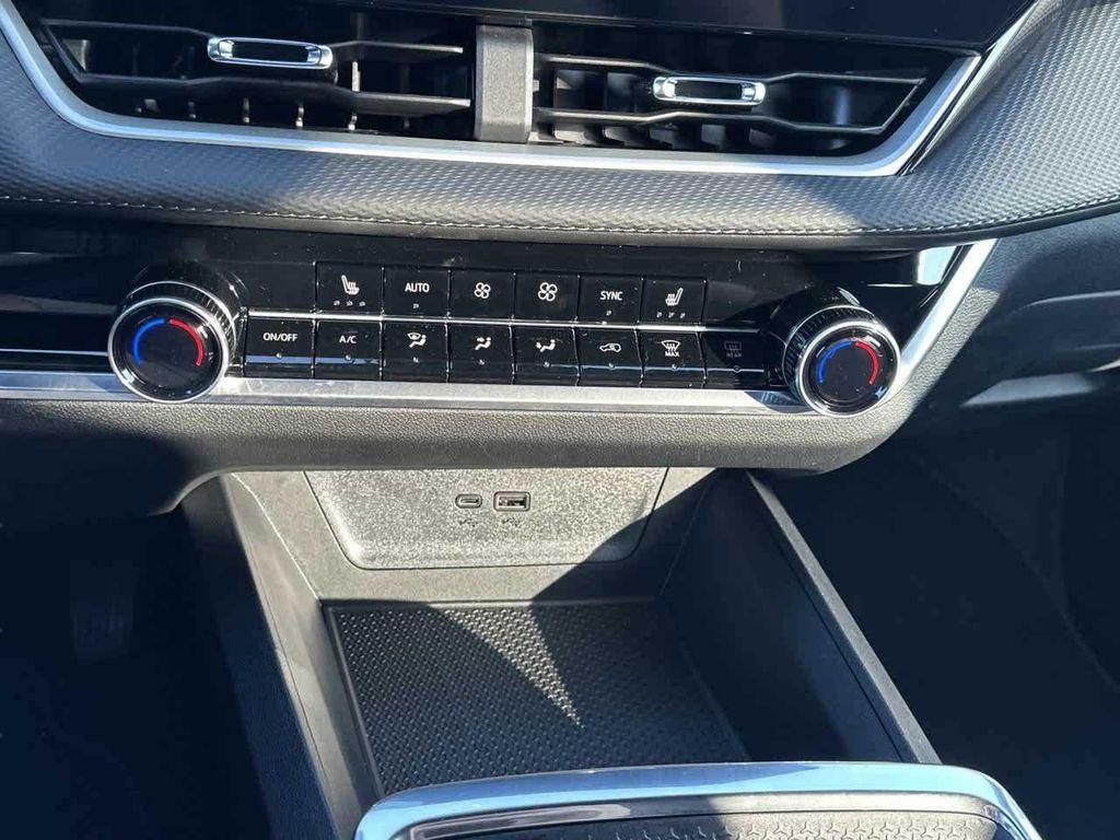 new 2026 Chevrolet Equinox car, priced at $30,376