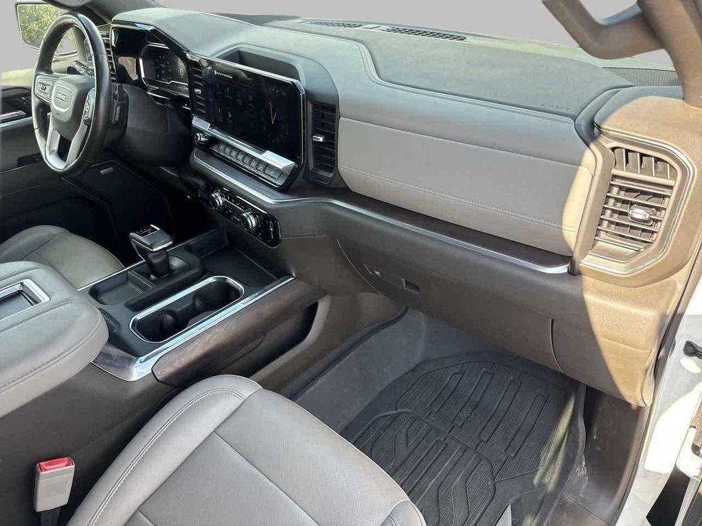 used 2022 GMC Sierra 1500 car, priced at $45,736